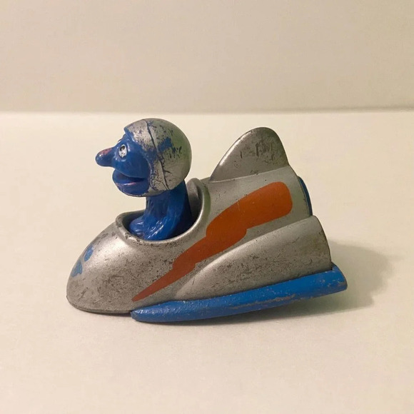 Vtg 1983 Sesame Street Diecast Grover Rocket Big Bird Popcorn Truck PVC Figures - Picture 8 of 15